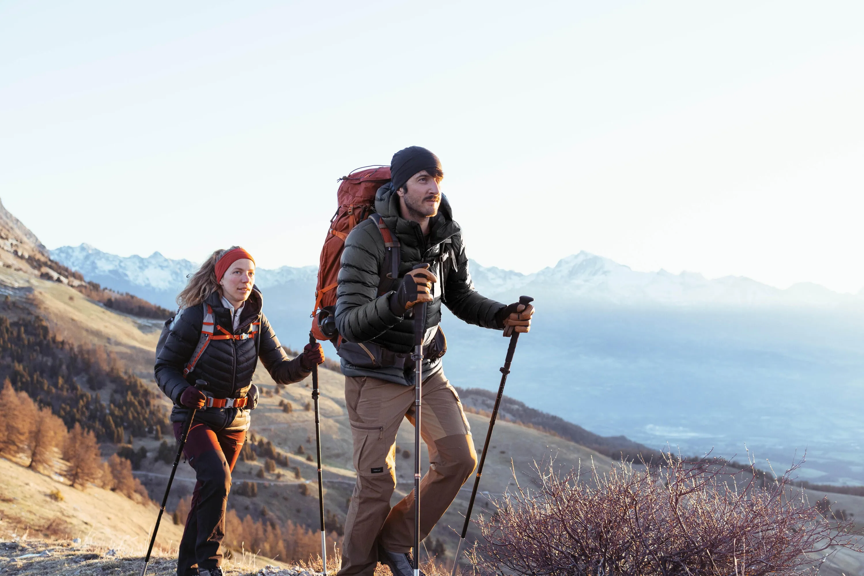 Forclaz Men's mountain and Backpacking padded and hooded jacket - MT500 14F