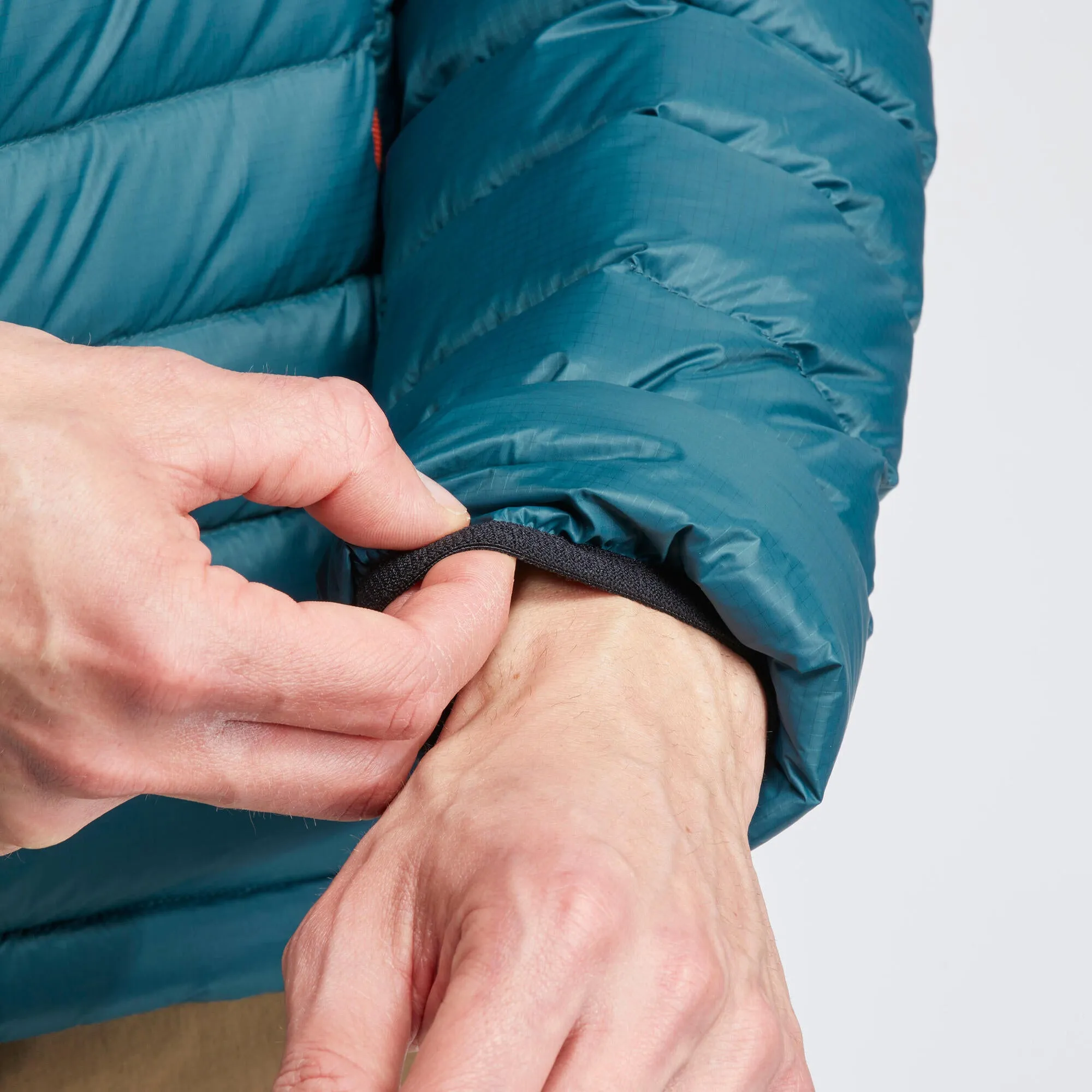 Forclaz Men's mountain and Backpacking padded and hooded jacket - MT500 14F