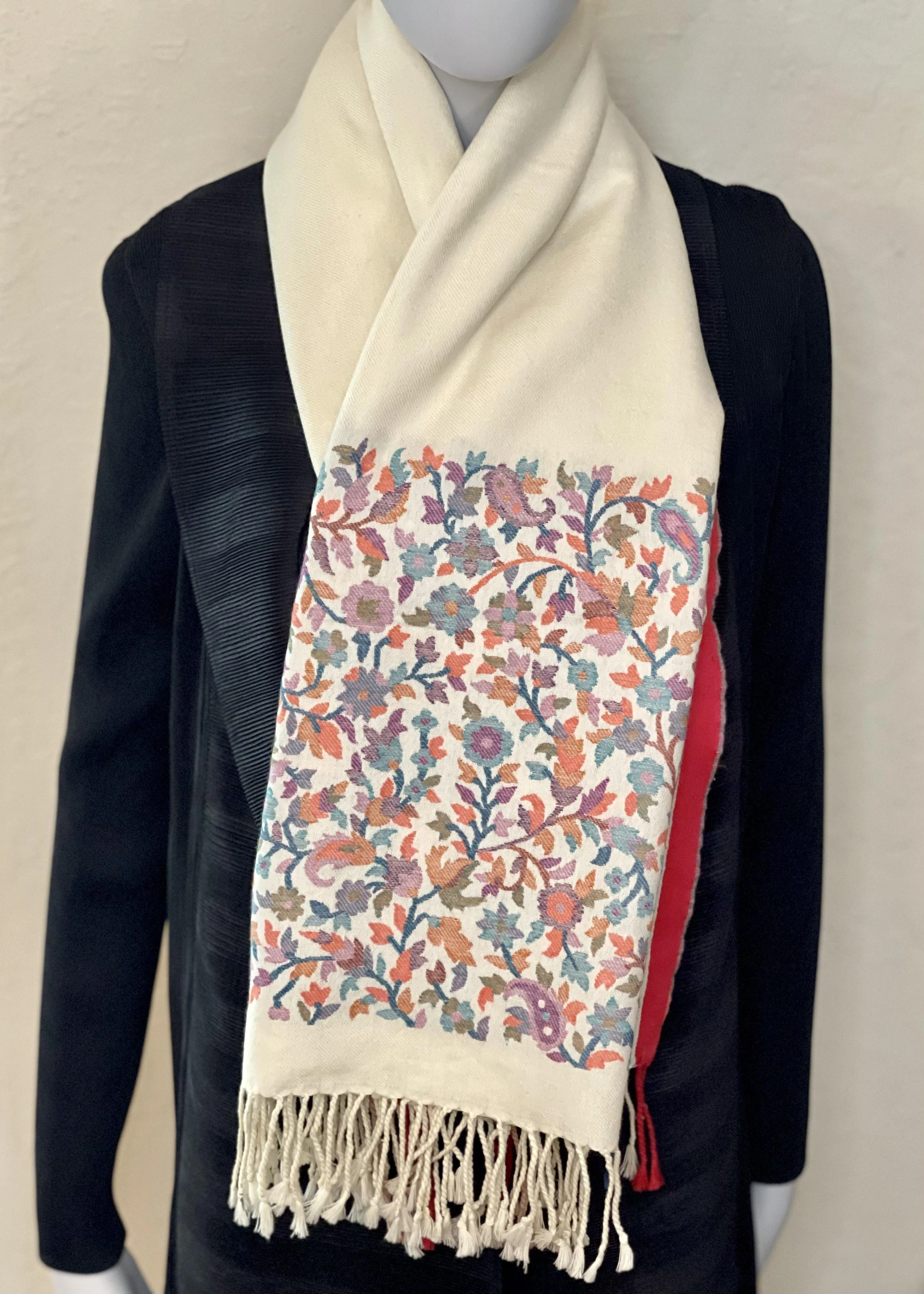SOFT WOOL WITH KANI BORDER